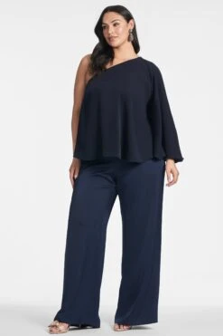 Morgan Top - Midnight 18 Morgan Top - Midnight -Outdoor Voices Store MORGANTOP MIDNIGHT FRONT1