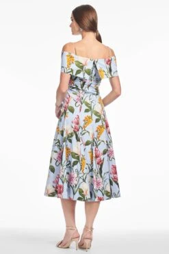 MINNIE DRESS - GLACIAL BLUE BLOSSOMS 7 MINNIE DRESS - GLACIAL BLUE BLOSSOMS -Outdoor Voices Store S252D15 456 4