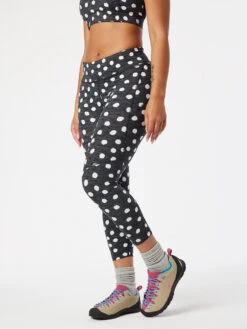 TechSweat™ 3/4 Legging 21 TechSweat™ 3/4 Legging -Outdoor Voices Store W101491 TSW BLP Move Free 3 4 Legging Black Polka 090 IRqE9oU