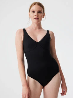 FreeForm Leotard 7 FreeForm Leotard -Outdoor Voices Store W401877 SDM BLK Flow Leotard Black 069 Jm0GbXe