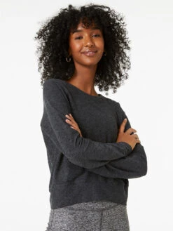 CloudKnit Shrunken Crew -Outdoor Voices Store W501564 HMJ CHR AllDayShrunkenCrew Charcoal FrontHero 015 J8lKGuY