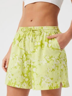 SolarCool 5" Short -Outdoor Voices Store W701765 UPF HGF SolarCool 5in Short Hyper Green Floral 052 vIXpwnS